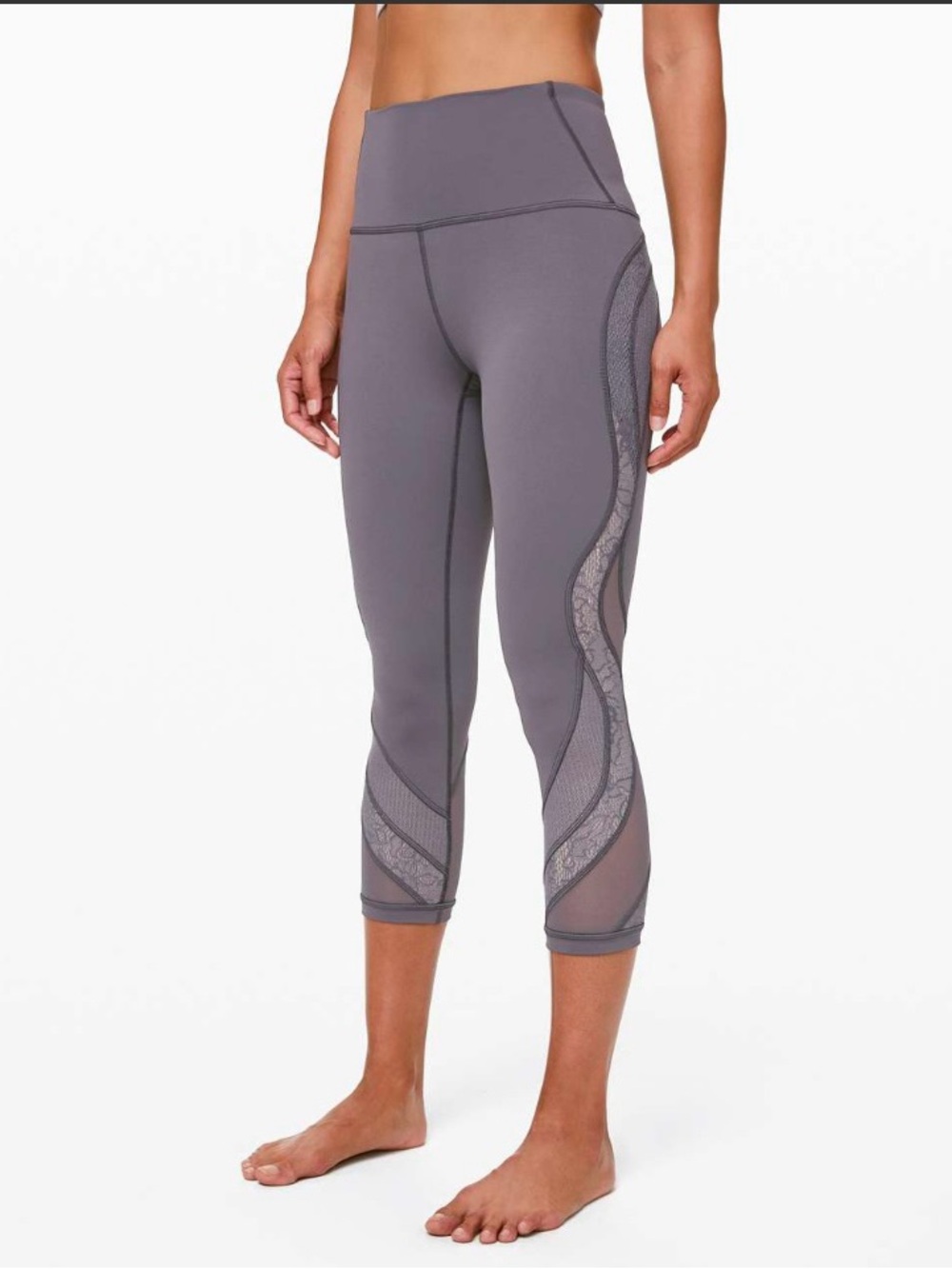 Lululemon Wunder Under Crop *Lace
Moonwalk